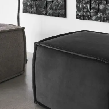 Pouf dalla forma quadrata in tessuto Soap di Calligaris