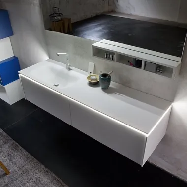 Mobile da Bagno sospeso in laccato super opaco con lavabo integrato in Corian K25 36 di Compab