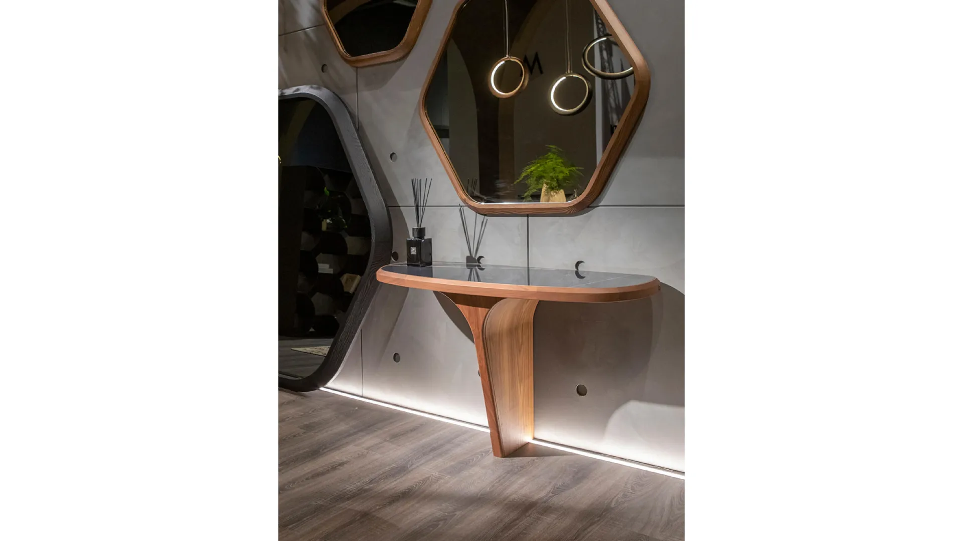 Mobile ingresso Consolle di design con top in porcellana e base in legno Tea di Tonin Casa