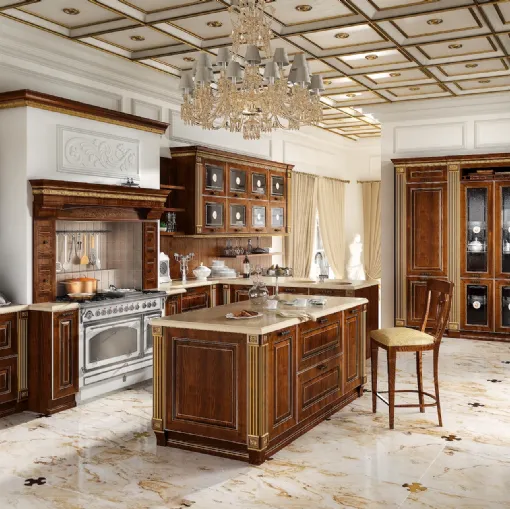 Cucina Classica con isola Imperial 02 in impiallacciato Frassino finitura Noce Oro di Home Cucine