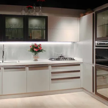 Cucina Moderna Modula 25 Frassino Tortora e Rovere Dark di Le Cucine dei Mastri